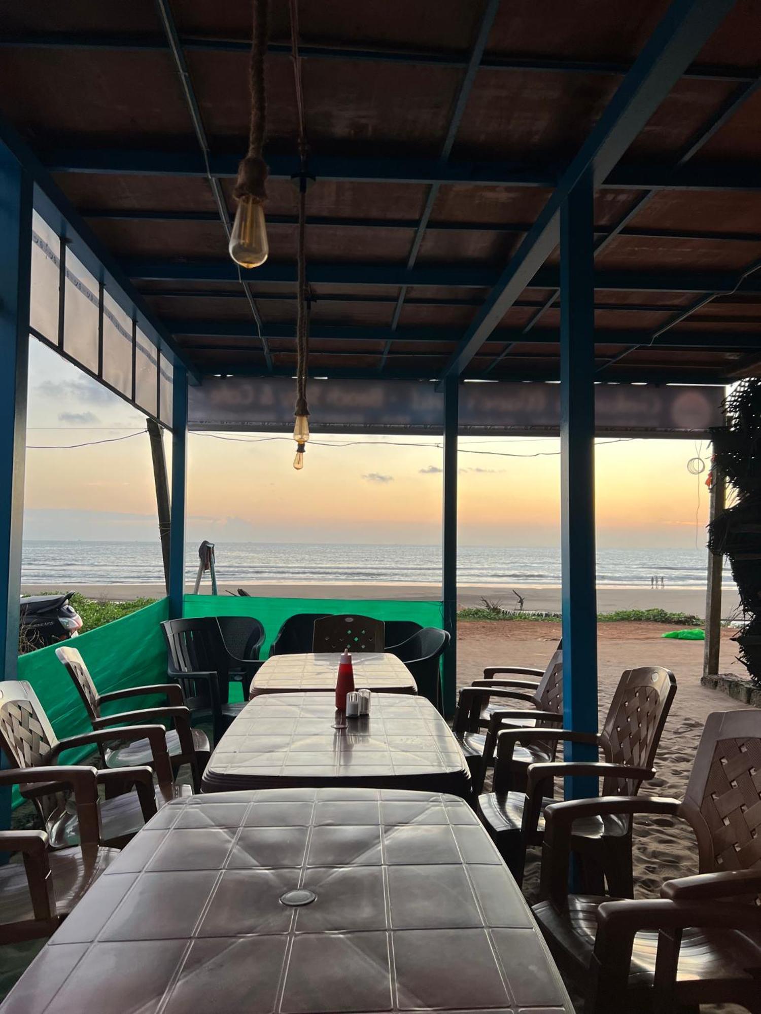 Gokarna Wave'S End Beach Stay And Cafe ภายนอก รูปภาพ